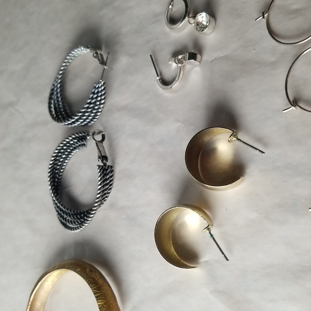 Curved And Circle Earring Collection - Picture 8 of 8